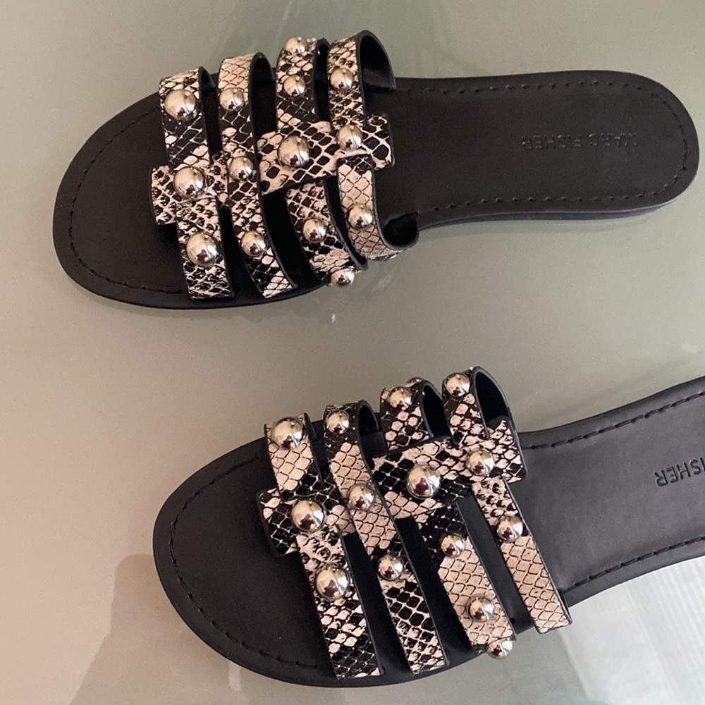 Summer Sandals Marc Fisher Animal Print Slides Beach Sandal Size 9 Like NEW
